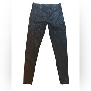 victoria’s Secret pink, small petite Black snake Textured Leggings